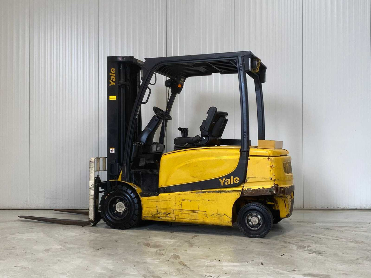 YALE - 2013 - ERP 35 VL - FORKLIFT - TRIPLEX - FREE-LIFT - SIDE-SHIFT - Vysokozdvižný vozík: obrázok 2 YALE - 2013 - ERP 35 VL - FORKLIFT - TRIPLEX - FREE-LIFT - SIDE-SHIFT - Vysokozdvižný vozík: obrázok 2