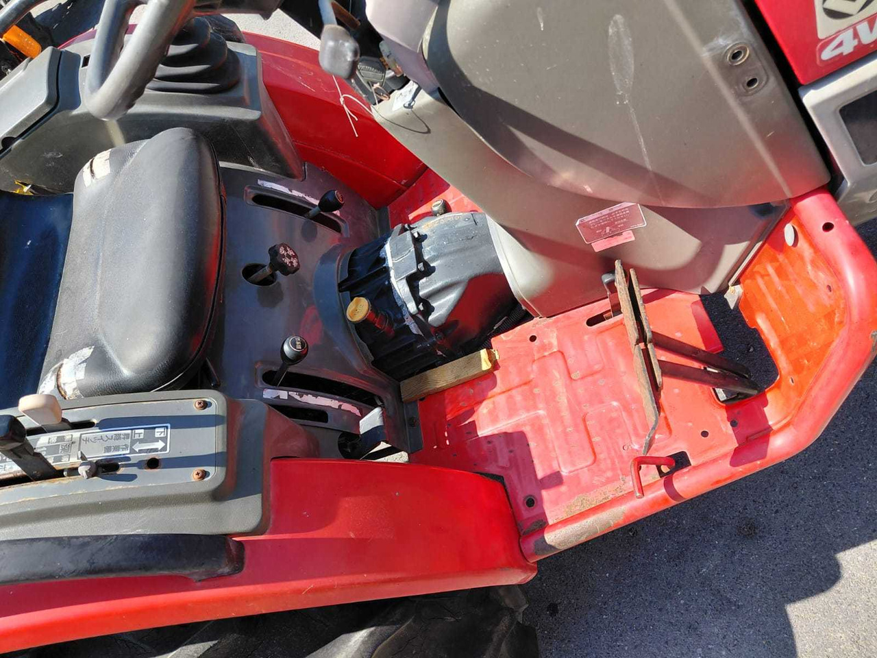 Yanmar F180 - Kompaktný traktor: obrázok 5 Yanmar F180 - Kompaktný traktor: obrázok 5