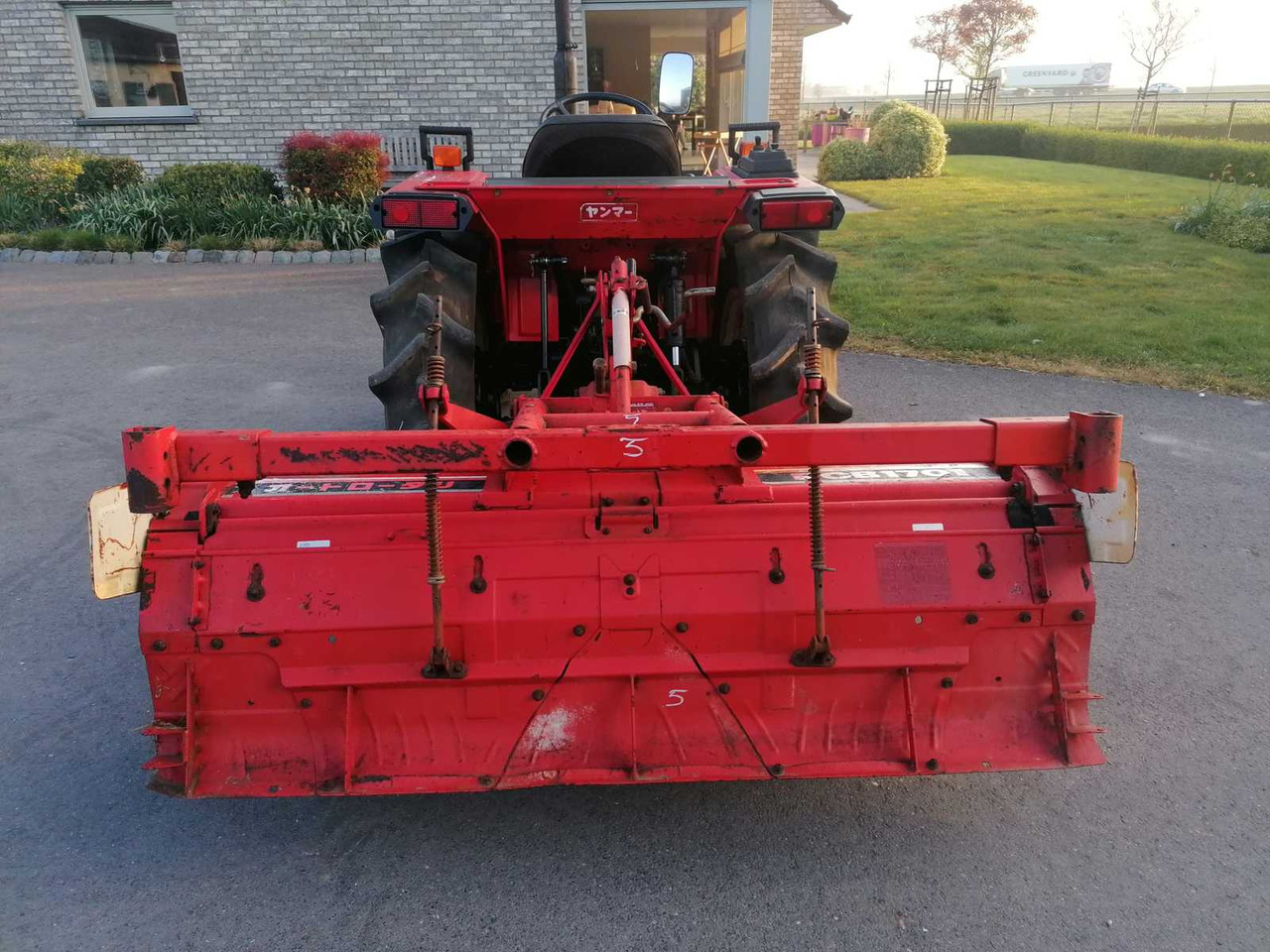 Yanmar F22D - Kompaktný traktor: obrázok 4 Yanmar F22D - Kompaktný traktor: obrázok 4