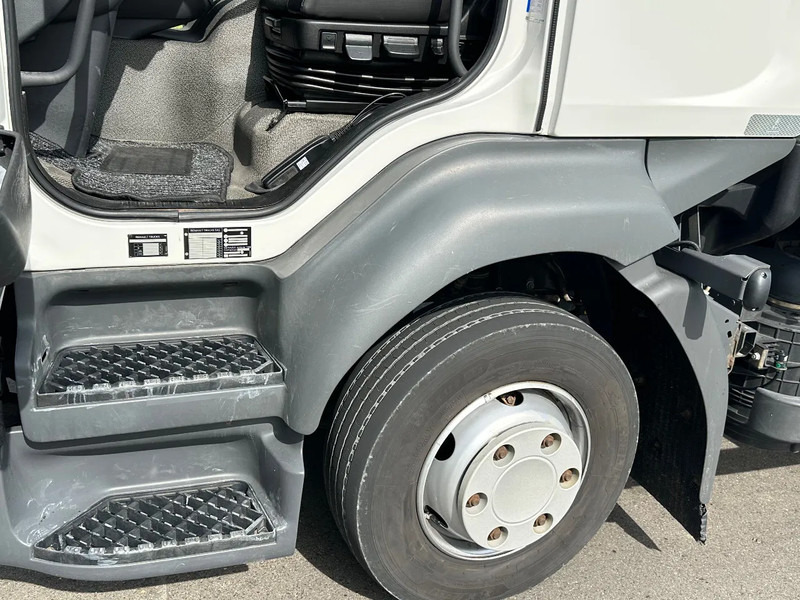 Renault D240.12. EURO6. 11-2021. - Plachtové nákladné vozidlo: obrázok 5 Renault D240.12. EURO6. 11-2021. - Plachtové nákladné vozidlo: obrázok 5