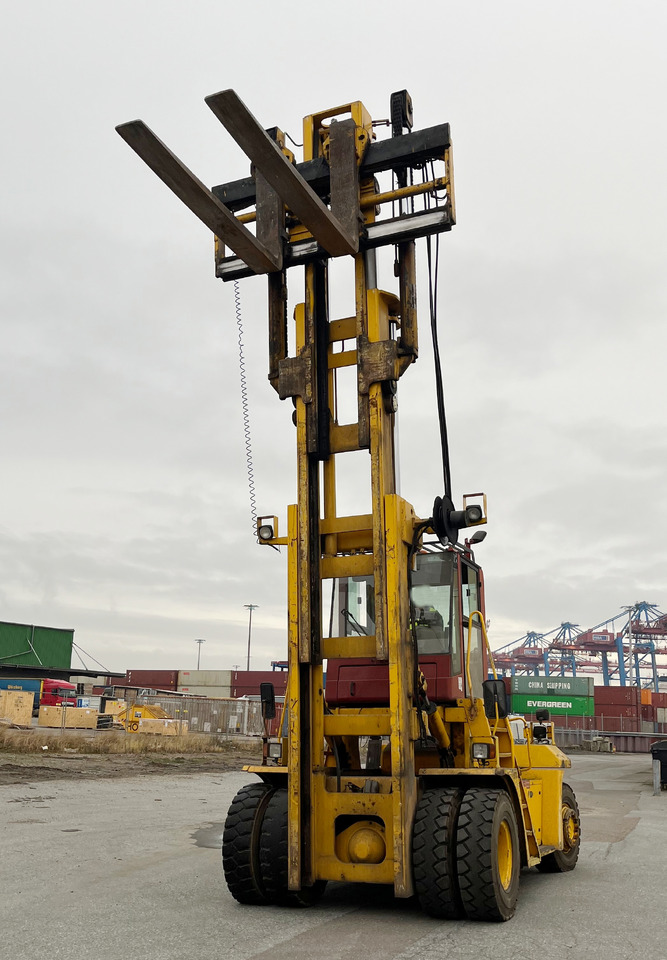 CVS Ferrari F16 - Prekladač kontajnerov: obrázok 1 CVS Ferrari F16 - Prekladač kontajnerov: obrázok 1