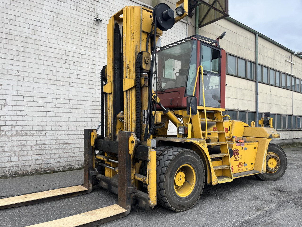 CVS Ferrari F16 - Prekladač kontajnerov: obrázok 2 CVS Ferrari F16 - Prekladač kontajnerov: obrázok 2