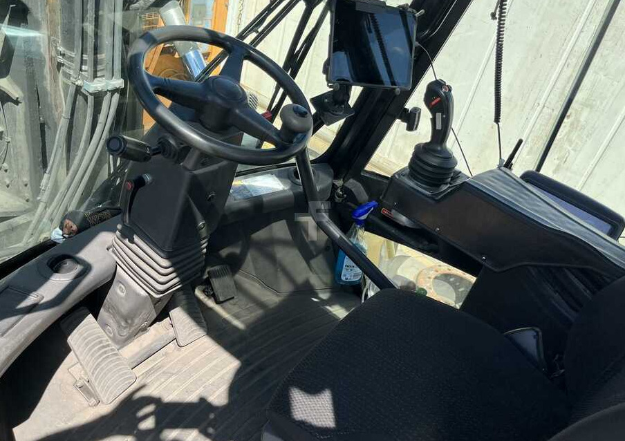Hyster H25XM-12 - Prekladač kontajnerov: obrázok 5 Hyster H25XM-12 - Prekladač kontajnerov: obrázok 5