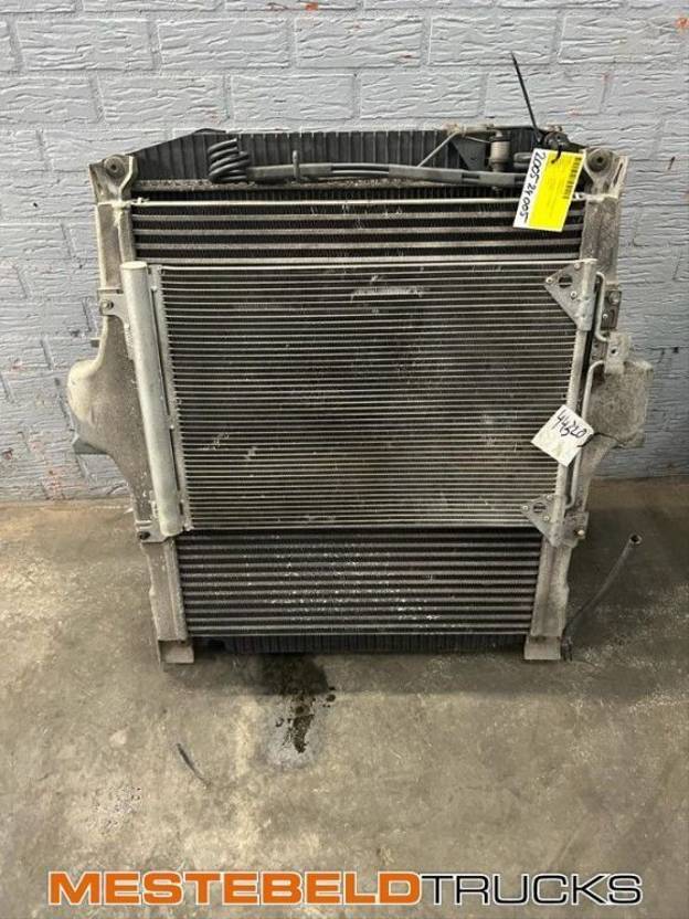 Iveco Radiateur en intercooler - Chladiaci systém pre Nákladné auto: obrázok 1 Iveco Radiateur en intercooler - Chladiaci systém pre Nákladné auto: obrázok 1