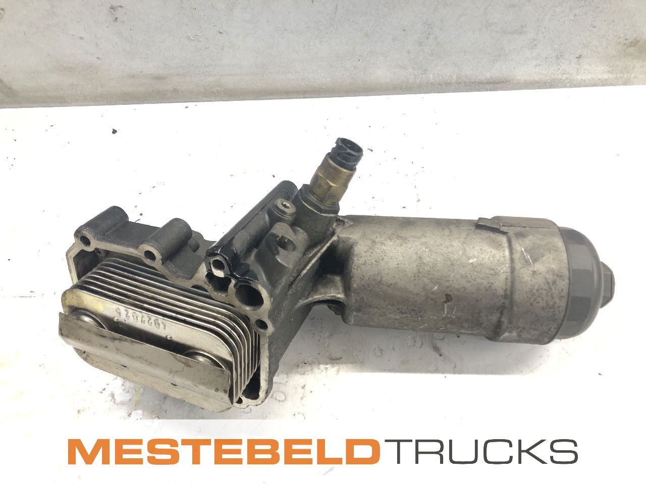 MAN Oliekoelermoduul D0834 TGL - Motor pre Nákladné auto: obrázok 1 MAN Oliekoelermoduul D0834 TGL - Motor pre Nákladné auto: obrázok 1