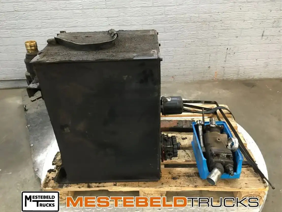 MAN PTO pomp + as + olietank - Hydraulika pre Nákladné auto: obrázok 1 MAN PTO pomp + as + olietank - Hydraulika pre Nákladné auto: obrázok 1