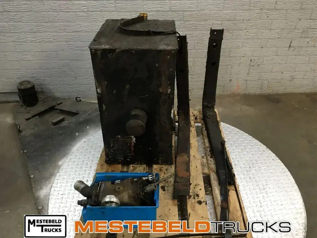 MAN PTO pomp + as + olietank - Hydraulika pre Nákladné auto: obrázok 2 MAN PTO pomp + as + olietank - Hydraulika pre Nákladné auto: obrázok 2