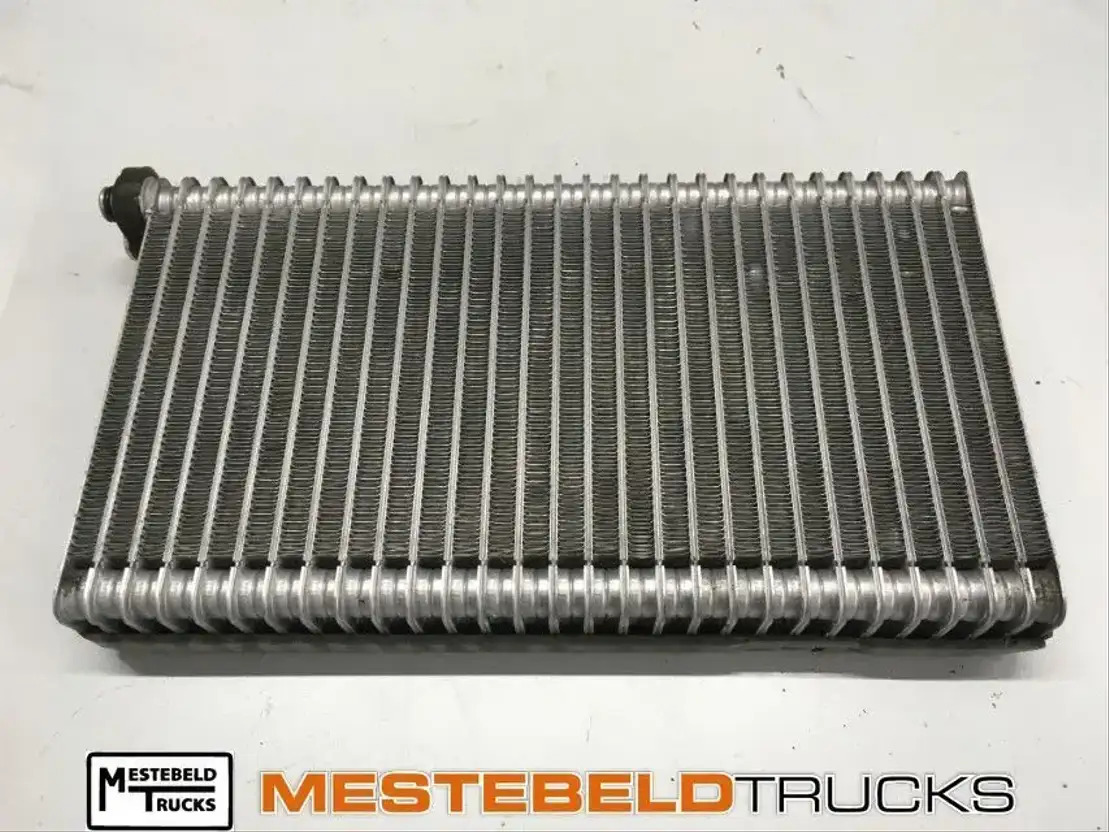 Scania Verdamper airco R-serie - Chladiaci systém pre Nákladné auto: obrázok 1 Scania Verdamper airco R-serie - Chladiaci systém pre Nákladné auto: obrázok 1