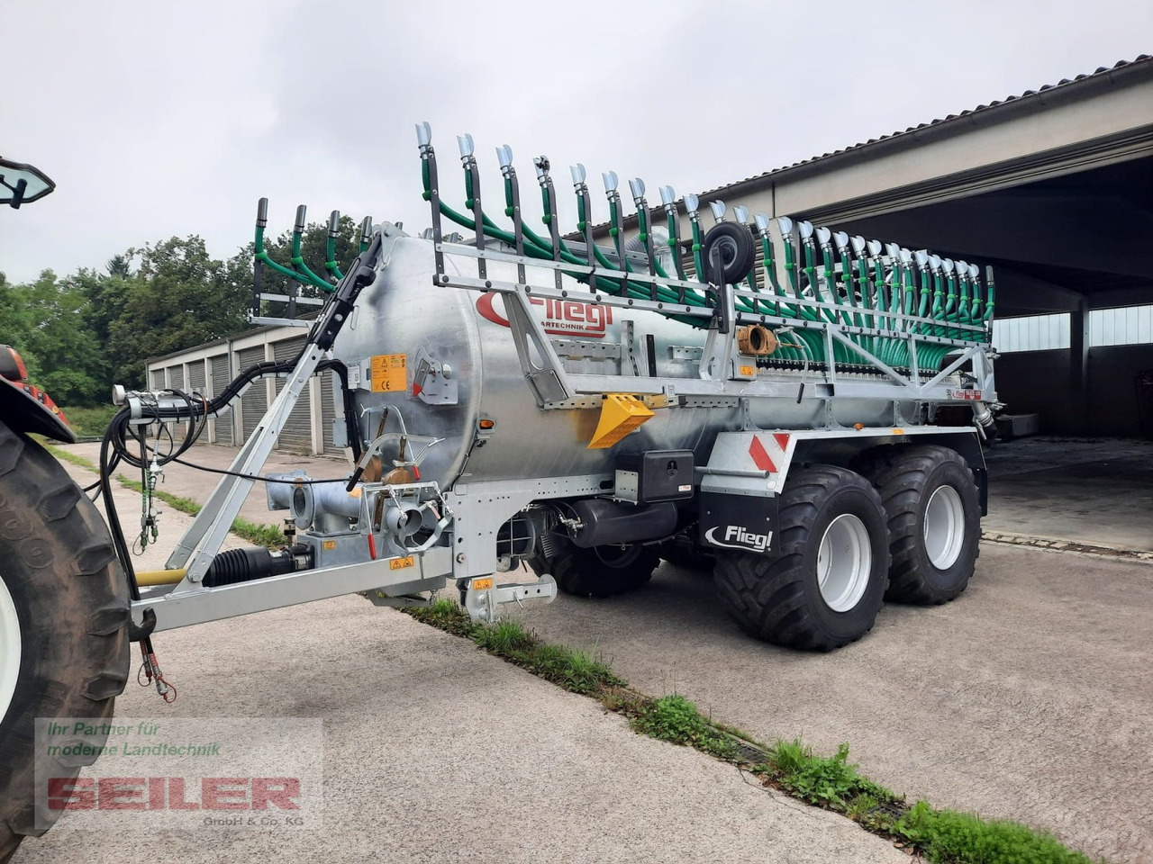 Fliegl PFW 12000 Maxx Line Tandem + Skate 150 12m³ / 15 m - Fekálny náves: obrázok 1 Fliegl PFW 12000 Maxx Line Tandem + Skate 150 12m³ / 15 m - Fekálny náves: obrázok 1