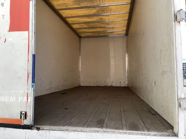DAF XF 95.380 Euro 2 Manual-Gear - Skříňový nákladní auto: obrázok 5 DAF XF 95.380 Euro 2 Manual-Gear - Skříňový nákladní auto: obrázok 5