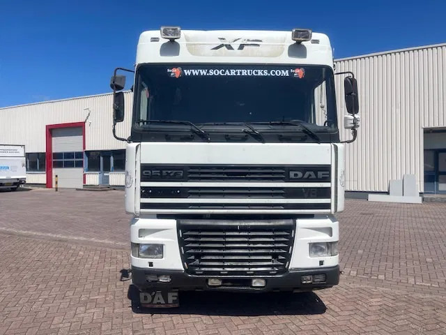 DAF XF 95 8 Tires (6x2) euro 2 - Valníkový/ Plošinový nákladný automobil: obrázok 2 DAF XF 95 8 Tires (6x2) euro 2 - Valníkový/ Plošinový nákladný automobil: obrázok 2