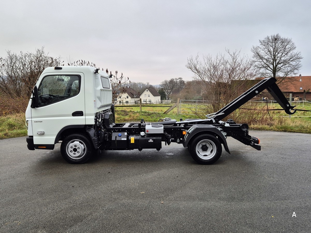 FUSO 3C15 Duonic Aut.City Abrollkipper AHK 3.5T - Hákový nosič kontajnerov: obrázok 3 FUSO 3C15 Duonic Aut.City Abrollkipper AHK 3.5T - Hákový nosič kontajnerov: obrázok 3