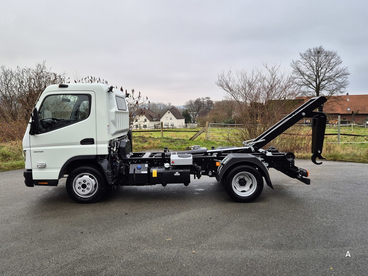 FUSO 3C15 Duonic Aut.City Abrollkipper AHK 3.5T - Hákový nosič kontajnerov: obrázok 4 FUSO 3C15 Duonic Aut.City Abrollkipper AHK 3.5T - Hákový nosič kontajnerov: obrázok 4