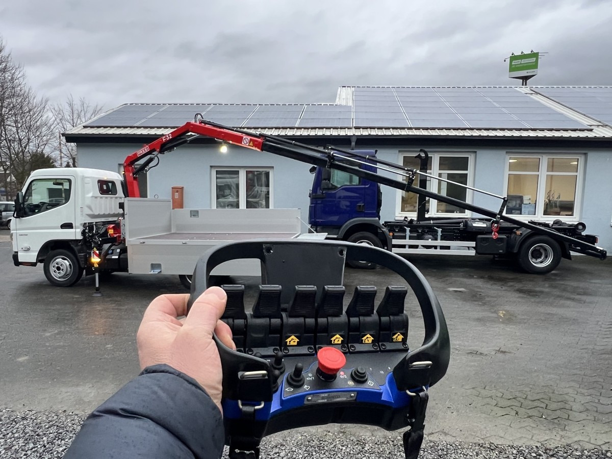 FUSO 3S15 Alu Pritsche 2.80m Ladekran Funk! - Dodávka valník: obrázok 2 FUSO 3S15 Alu Pritsche 2.80m Ladekran Funk! - Dodávka valník: obrázok 2