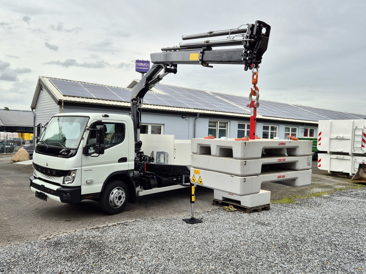 FUSO FUSO 9C18 Canter Alu Pritsche 5.5m Kran 3x hydr. - Dodávka valník: obrázok 1 FUSO FUSO 9C18 Canter Alu Pritsche 5.5m Kran 3x hydr. - Dodávka valník: obrázok 1