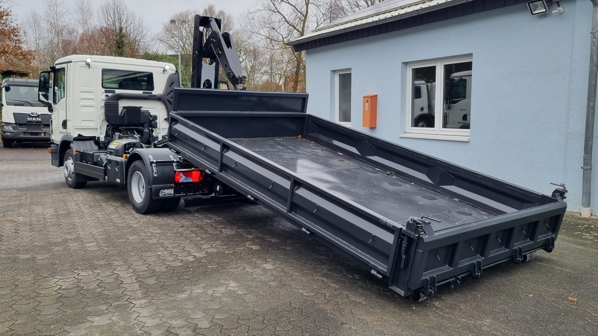 MAN TGL 12.220 BL NEU City Abrollkipper 8t TipMatic - Hákový nosič kontajnerov: obrázok 4 MAN TGL 12.220 BL NEU City Abrollkipper 8t TipMatic - Hákový nosič kontajnerov: obrázok 4