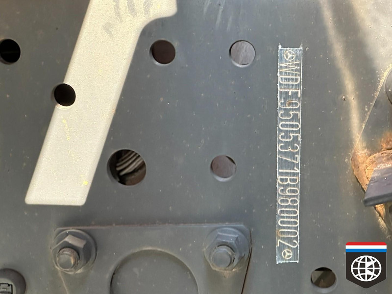 Mercedes-Benz AXOR 1833 TAIL LIFT - MANUAL GEARBOX - Plachtové nákladné vozidlo: obrázok 4 Mercedes-Benz AXOR 1833 TAIL LIFT - MANUAL GEARBOX - Plachtové nákladné vozidlo: obrázok 4