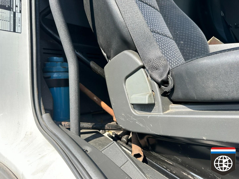 Mercedes-Benz AXOR 1833 TAIL LIFT - MANUAL GEARBOX - Plachtové nákladné vozidlo: obrázok 2 Mercedes-Benz AXOR 1833 TAIL LIFT - MANUAL GEARBOX - Plachtové nákladné vozidlo: obrázok 2