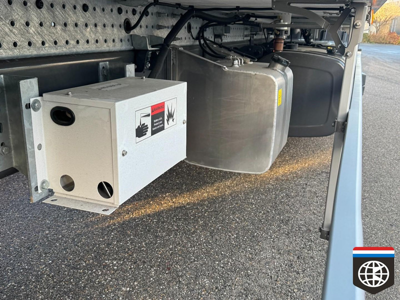 Leasing Renault D 320 wide Sleeper cab - DUO temp -30oC / ATP FRC - ThermoKing 1200 - Dhollandia Renault D 320 wide Sleeper cab - DUO temp -30oC / ATP FRC - ThermoKing 1200 - Dhollandia: obrázok 13 Leasing Renault D 320 wide Sleeper cab - DUO temp -30oC / ATP FRC - ThermoKing 1200 - Dhollandia Renault D 320 wide Sleeper cab - DUO temp -30oC / ATP FRC - ThermoKing 1200 - Dhollandia: obrázok 13