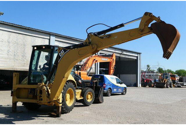 Caterpillar 422 4x4, Mehrzweckgerät, Palettengabel, Schaufel - Rýpadlo-nakladač: obrázok 3 Caterpillar 422 4x4, Mehrzweckgerät, Palettengabel, Schaufel - Rýpadlo-nakladač: obrázok 3