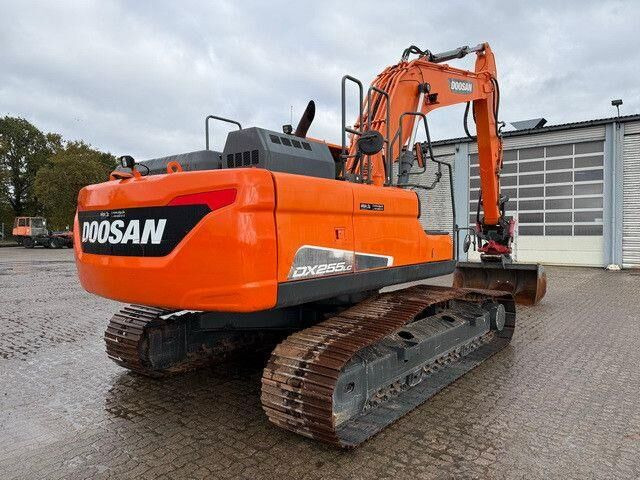 Doosan DX 255 LC-5, Rototilt,Div. Löffel,Greifer+Hammer - Pásové rýpadlo: obrázok 4 Doosan DX 255 LC-5, Rototilt,Div. Löffel,Greifer+Hammer - Pásové rýpadlo: obrázok 4