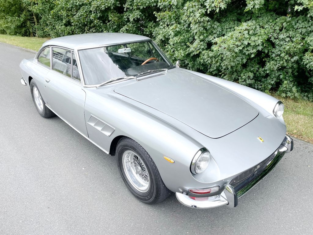 Ferrari 330 GT Coupe 2+2/TÜV neu/H-Zulassung - Automobil: obrázok 4 Ferrari 330 GT Coupe 2+2/TÜV neu/H-Zulassung - Automobil: obrázok 4