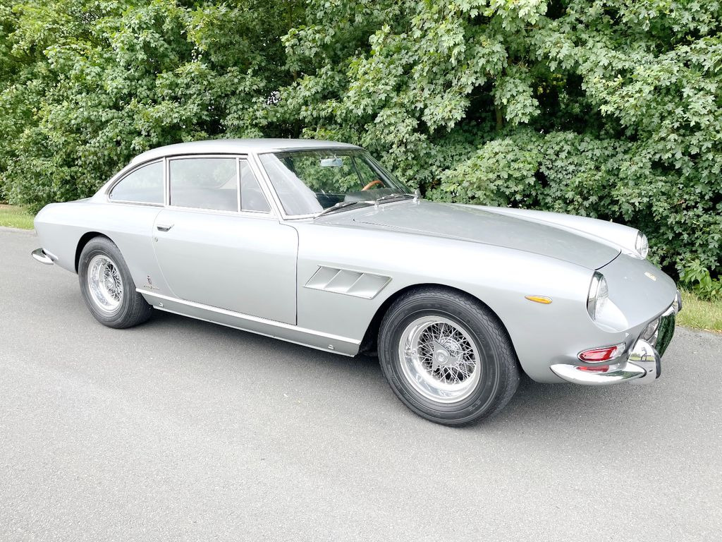 Ferrari 330 GT Coupe 2+2/TÜV neu/H-Zulassung - Automobil: obrázok 2 Ferrari 330 GT Coupe 2+2/TÜV neu/H-Zulassung - Automobil: obrázok 2