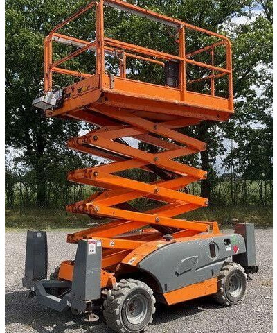 Haulotte Compact 12 DX, Geländegängig, Kubota, 12,15m - Samohybná plošiny: obrázok 2 Haulotte Compact 12 DX, Geländegängig, Kubota, 12,15m - Samohybná plošiny: obrázok 2