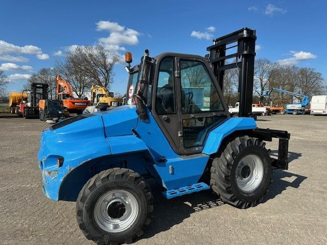 Manitou M50-4 4x4, Traglast 5.000kg, 3.700mm Hubhöhe - Terénny vozík: obrázok 2 Manitou M50-4 4x4, Traglast 5.000kg, 3.700mm Hubhöhe - Terénny vozík: obrázok 2