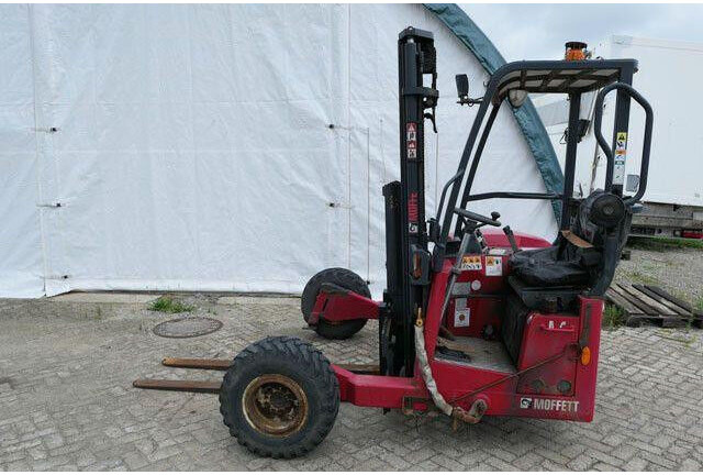 Moffett M4 25.3, Mitnahmestapler, 2.500kg, 3m Hubhöhe - Závesný vysokozdvižný vozík: obrázok 2 Moffett M4 25.3, Mitnahmestapler, 2.500kg, 3m Hubhöhe - Závesný vysokozdvižný vozík: obrázok 2