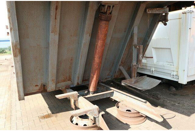 Stahl Hinterkippmulde ca. 18 cbm, Hilfsrahmen - Sklápač: obrázok 2 Stahl Hinterkippmulde ca. 18 cbm, Hilfsrahmen - Sklápač: obrázok 2
