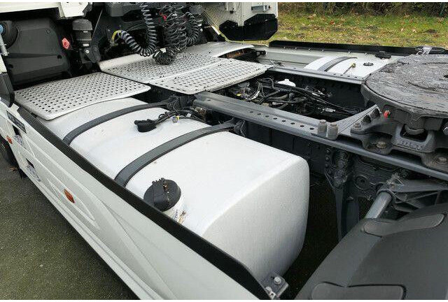 DAF XG 530 FT 4x2, Intarder, 2x Tank, Standklima - Ťahač: obrázok 4 DAF XG 530 FT 4x2, Intarder, 2x Tank, Standklima - Ťahač: obrázok 4