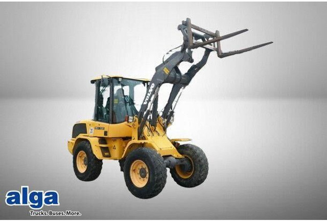 Volvo L30G, 4+1 Schaufel, Palettengabel, Hydr. S.W.S. - Kolesový nakladač: obrázok 1 Volvo L30G, 4+1 Schaufel, Palettengabel, Hydr. S.W.S. - Kolesový nakladač: obrázok 1