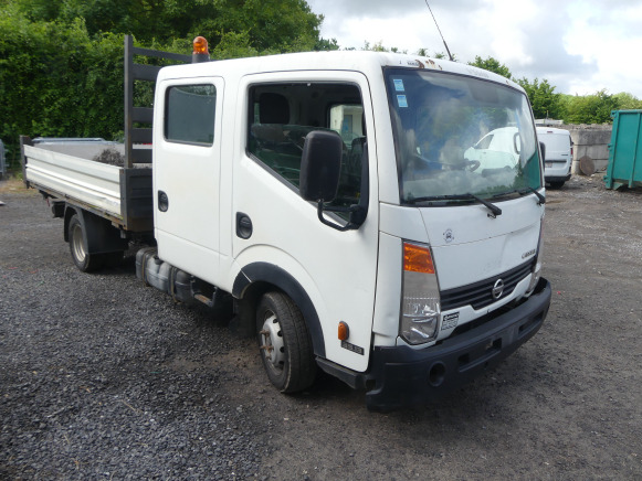 Camionnette double cabine et benne tri benne Nissan Cabstar (2009-215.641 km) - Sklápač: obrázok 2 Camionnette double cabine et benne tri benne Nissan Cabstar (2009-215.641 km) - Sklápač: obrázok 2