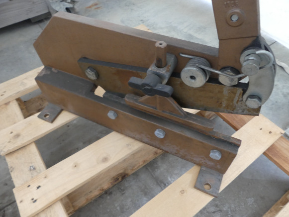 Cisaille à quincaillerie - Kovoobrábací stroj: obrázok 2 Cisaille à quincaillerie - Kovoobrábací stroj: obrázok 2