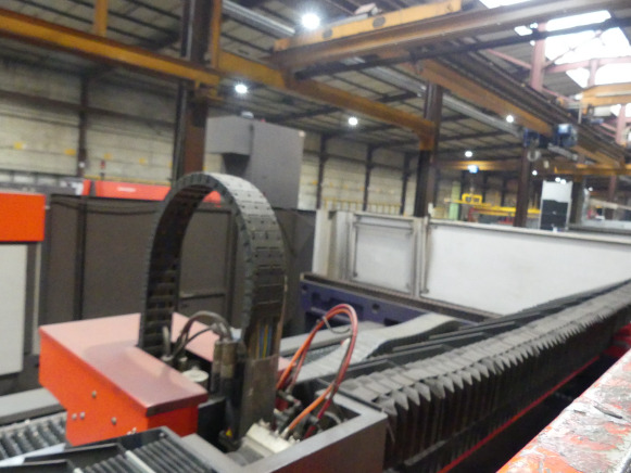 Machine de découpe laser CO² avec refroidisseur et aspiration de fumée Bystronic Bylaser 4400 - Kovoobrábací stroj: obrázok 5 Machine de découpe laser CO² avec refroidisseur et aspiration de fumée Bystronic Bylaser 4400 - Kovoobrábací stroj: obrázok 5