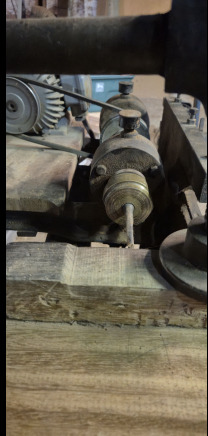 Mortaiseuse à mèche CH DEBELDER – machine ancienne motorisée, robuste - Drevoobrábací stroj: obrázok 5 Mortaiseuse à mèche CH DEBELDER – machine ancienne motorisée, robuste - Drevoobrábací stroj: obrázok 5