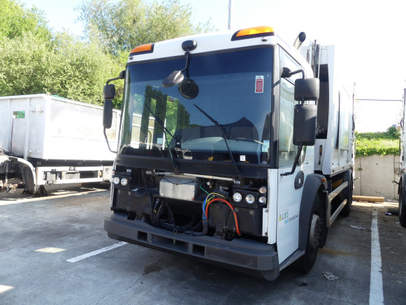 REF:1436 - Camion poubelle Renault Access (2013-162.300 km) - Auto na odvoz odpadu: obrázok 1 REF:1436 - Camion poubelle Renault Access (2013-162.300 km) - Auto na odvoz odpadu: obrázok 1