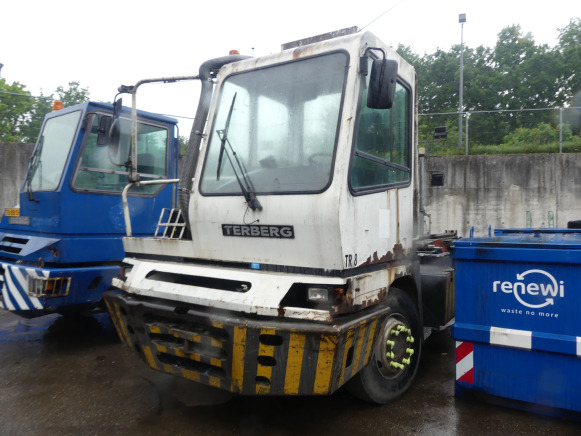 REF:TVD-80-D - Camion porte container à chaine Terberg YT222 - Kontejnérový podvozek/ Výměnná nástavba: obrázok 1 REF:TVD-80-D - Camion porte container à chaine Terberg YT222 - Kontejnérový podvozek/ Výměnná nástavba: obrázok 1