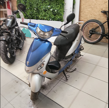 Scooter Peugeot QM50QT-6 - Motocykel: obrázok 2 Scooter Peugeot QM50QT-6 - Motocykel: obrázok 2