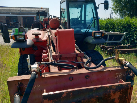Tracteur CHARIOTRAC pour pièces - Traktor: obrázok 3 Tracteur CHARIOTRAC pour pièces - Traktor: obrázok 3