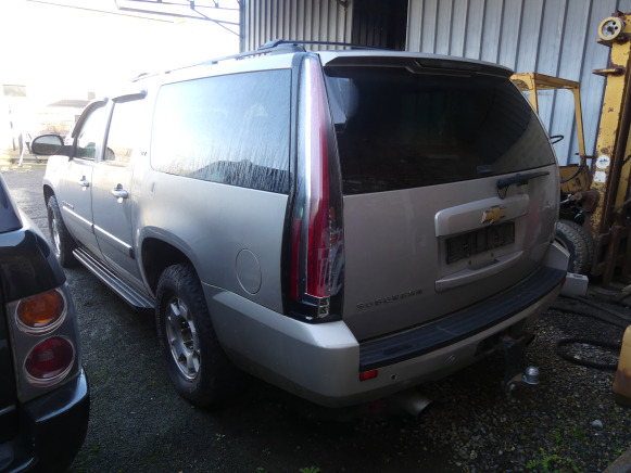 Voiture Chevrolet Suburban (2006-355.000 km) Numéro de châssis : 1GNFK16327J170092 - Kilométrage : 355000 - Dodávkа s dvojitou kabínou: obrázok 4 Voiture Chevrolet Suburban (2006-355.000 km) Numéro de châssis : 1GNFK16327J170092 - Kilométrage : 355000 - Dodávkа s dvojitou kabínou: obrázok 4