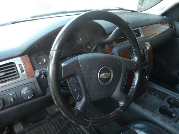 Voiture Chevrolet Suburban (2006-355.000 km) Numéro de châssis : 1GNFK16327J170092 - Kilométrage : 355000 - Dodávkа s dvojitou kabínou: obrázok 5 Voiture Chevrolet Suburban (2006-355.000 km) Numéro de châssis : 1GNFK16327J170092 - Kilométrage : 355000 - Dodávkа s dvojitou kabínou: obrázok 5