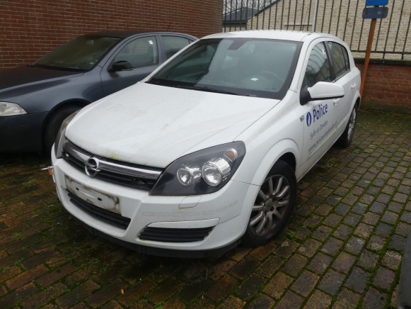 Voiture Opel Astra (2005-150.228 km) - Automobil: obrázok 1 Voiture Opel Astra (2005-150.228 km) - Automobil: obrázok 1