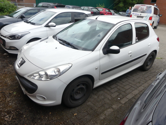 Voiture Peugeot 206+ (2010-119.445 km) - Automobil: obrázok 2 Voiture Peugeot 206+ (2010-119.445 km) - Automobil: obrázok 2
