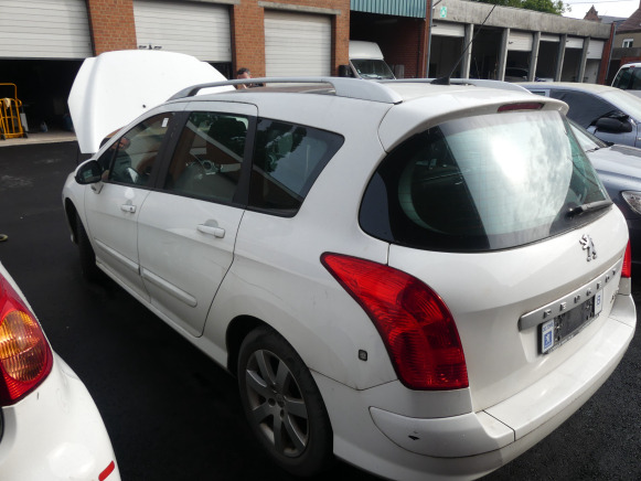 Voiture Peugeot 308 (2010-184.813 km) - Automobil: obrázok 4 Voiture Peugeot 308 (2010-184.813 km) - Automobil: obrázok 4