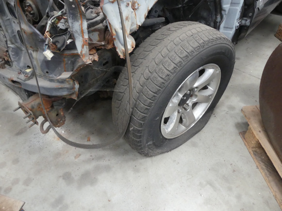Voiture (pour pièces) Toyota Land Cruiser (J12) - Automobil: obrázok 2 Voiture (pour pièces) Toyota Land Cruiser (J12) - Automobil: obrázok 2