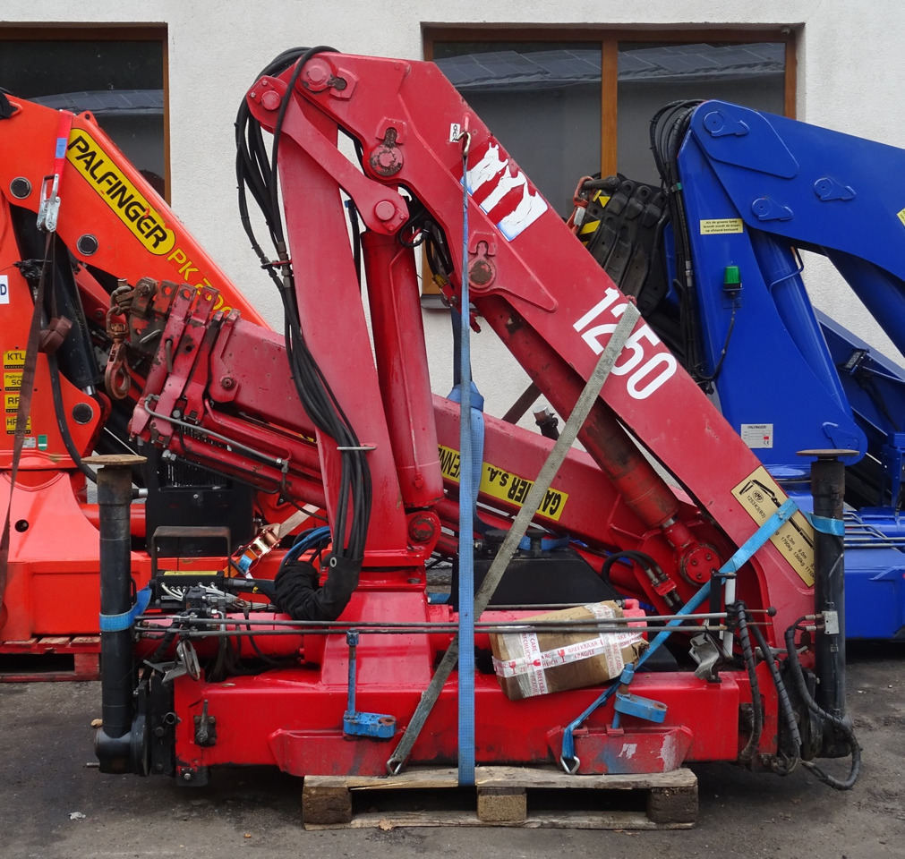 HMF 1250 K3 crane with remote control, 15 m, Funk, Ladekran, Kran PALFINGER  - Hydraulická ruka: obrázok 2 HMF 1250 K3 crane with remote control, 15 m, Funk, Ladekran, Kran PALFINGER  - Hydraulická ruka: obrázok 2