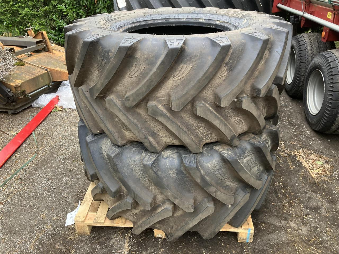 BKT 600/65R28 - Pneumatika pre Poľnohospodárske stroje: obrázok 1 BKT 600/65R28 - Pneumatika pre Poľnohospodárske stroje: obrázok 1