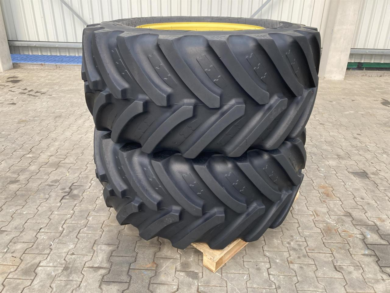 BKT 600/65R30 - Pneumatika pre Poľnohospodárske stroje: obrázok 1 BKT 600/65R30 - Pneumatika pre Poľnohospodárske stroje: obrázok 1